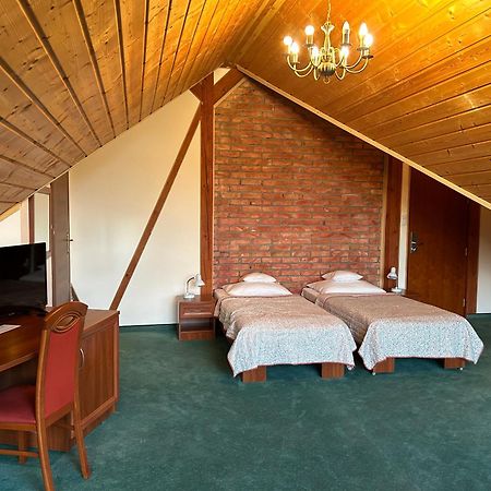 Hotel Salamandra Hoczew Kültér fotó