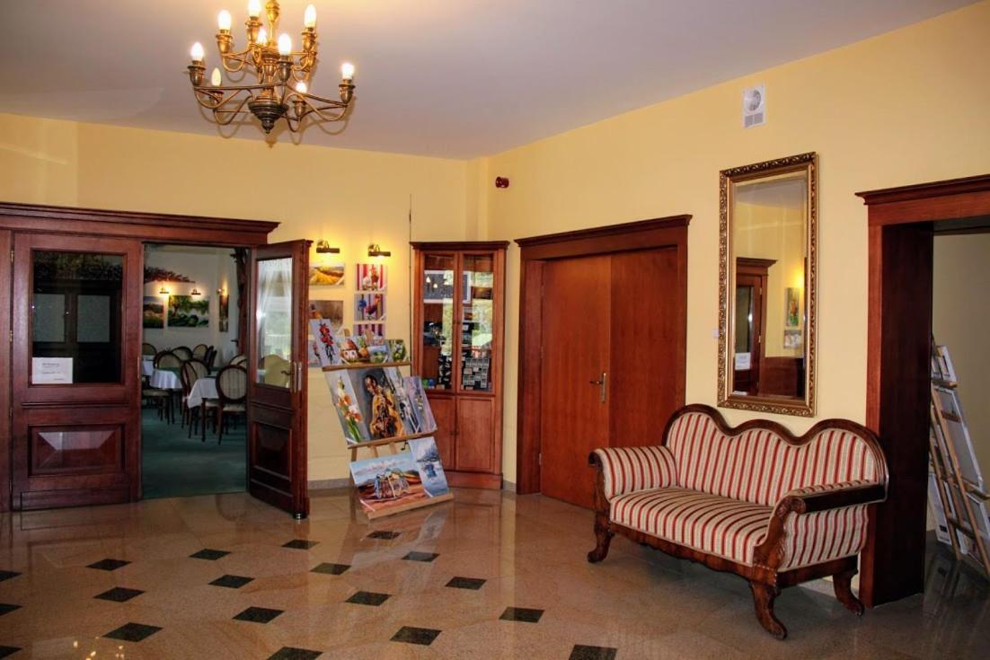 Hotel Salamandra Hoczew Kültér fotó